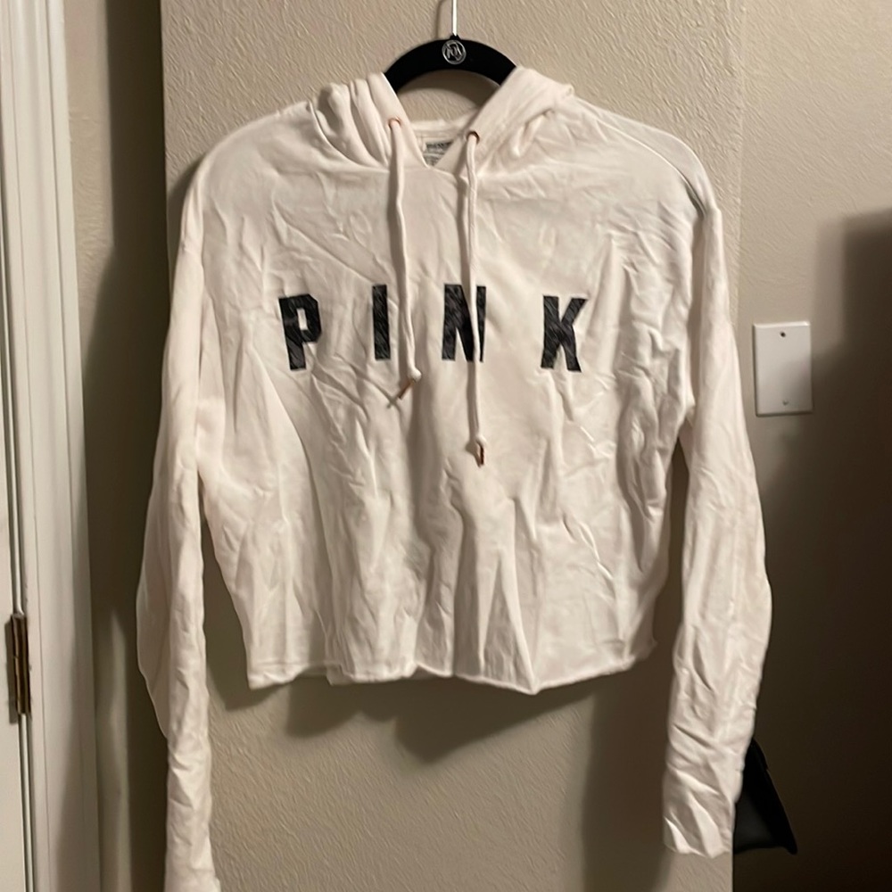 White cropped hoodie with slit in the back